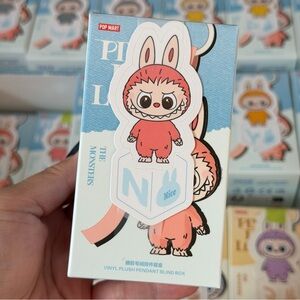 THE MONSTERS Pin for Love Series-Vinyl Plush Pendant "N"